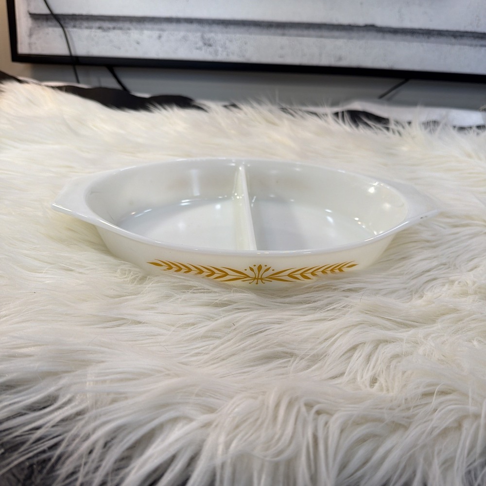 Vintage PYREX "Royal Wheat" 1-½ Quart Divided Oval Casserole / Serving Dish 24